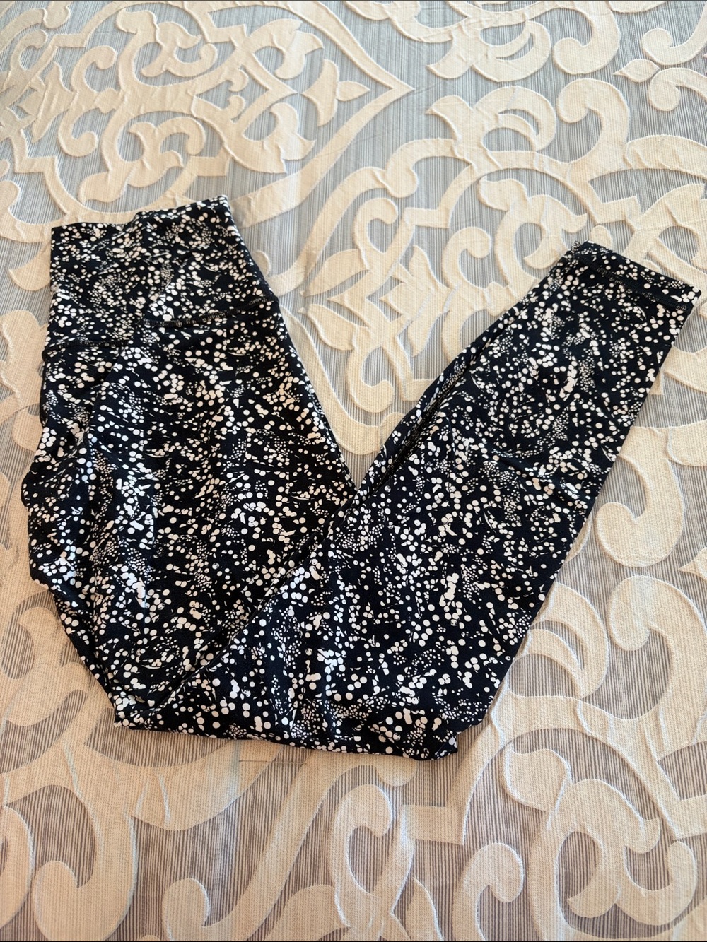 Women's Black & White Printed Leggings